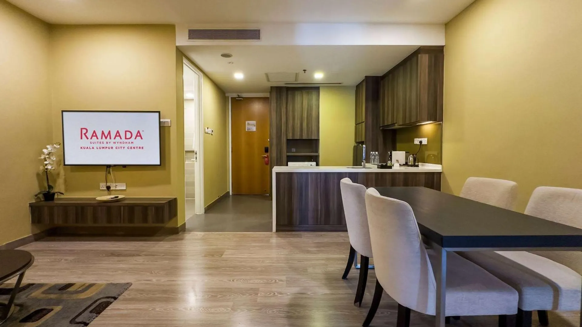 Hotel Ramada Suites By Wyndham Kuala Lumpur City Centre