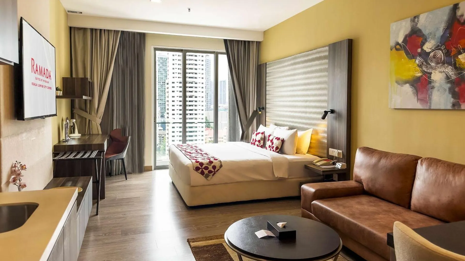 Ramada Suites By Wyndham Kuala Lumpur City Centre 4*,